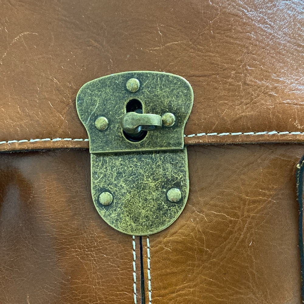 Patricia Nash Shoulder Bag - Picture 4 of 12